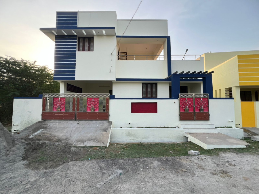 2000 Sqft Plot Size / 1800 Sqft Built Area / Resale 4 Year / East Facing / 4 Bedrooms  4 Bethrooms / Interior Work / 1 Crore 35 Lakhs - Negotiable / HS 272