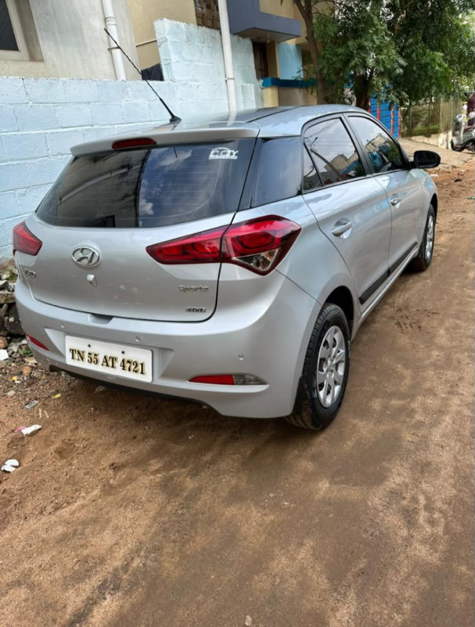 Hyundai i20 Sports / 2016 Model / Second Owner, Petrol, 90000 km Running / Price = 490000 - Negotiable / Rac / C182