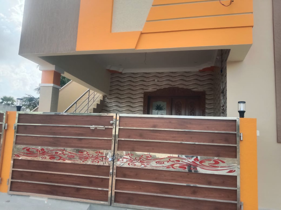 1300 Sqft Plot Size / 1100 Sqft Built Area / South Facing / 2 bedrooms 2 Bathrooms / Pudukkottai 6 Kilometres Near / 52 Lakhs Negotiable / Loan Eligible / ID HS 252