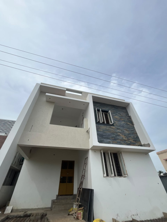 1800 Sqft Size / North Facing / 30 Sathuram / 5 BHK / House Full Interior work / 1 Crore 55 Lakhs - Negotiable / TVS Near Pudukkottai / HS 309
