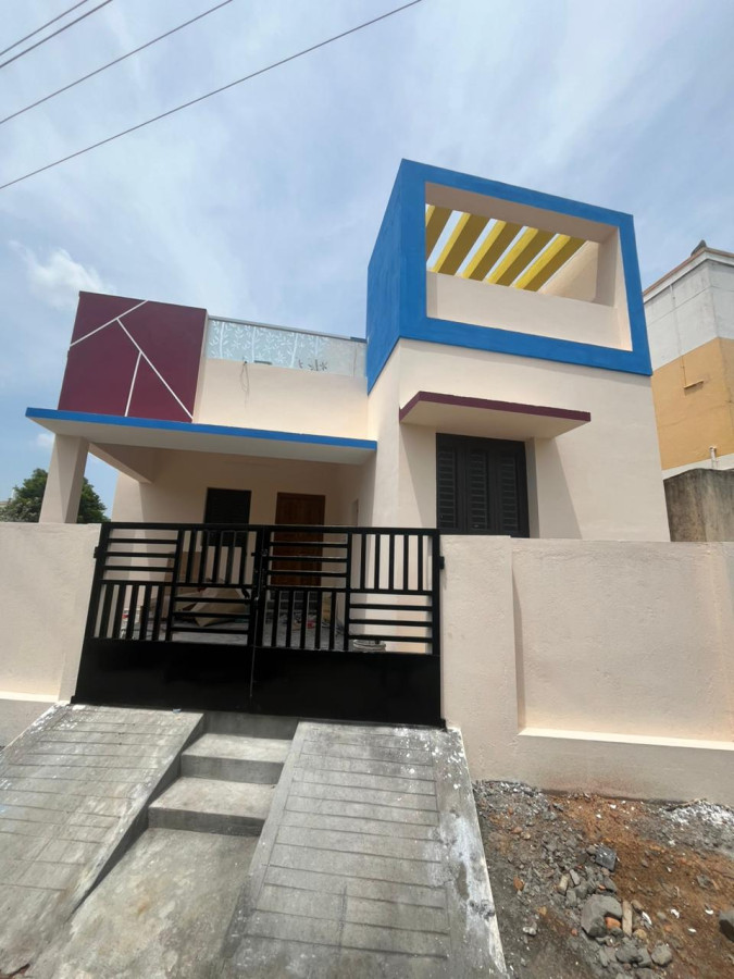 1460 Sqft Plot Sise / 10 Sathuram / West Facing / 2 Bedrooms 2 Bathrooms / Carparking / 6 Kilometres New Bus stand Pudukkottai / 67 Lakhs - Negotiable / HS 280