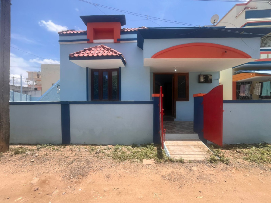 1200 Sqft Plot Size / 900 Sqft Built Area / 2 Bedrooms / Resale House / 10 Years old / 51 - Lakhs / Town Area / HS 320