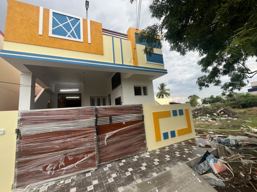 1200 Sqft Plot Size / 1050 Sqft Built Area / North Facing / 2 Bedrooms / 62 Lakhs - Negotiable / Pudukkottai Busstand 4 kilometres / HS 304
