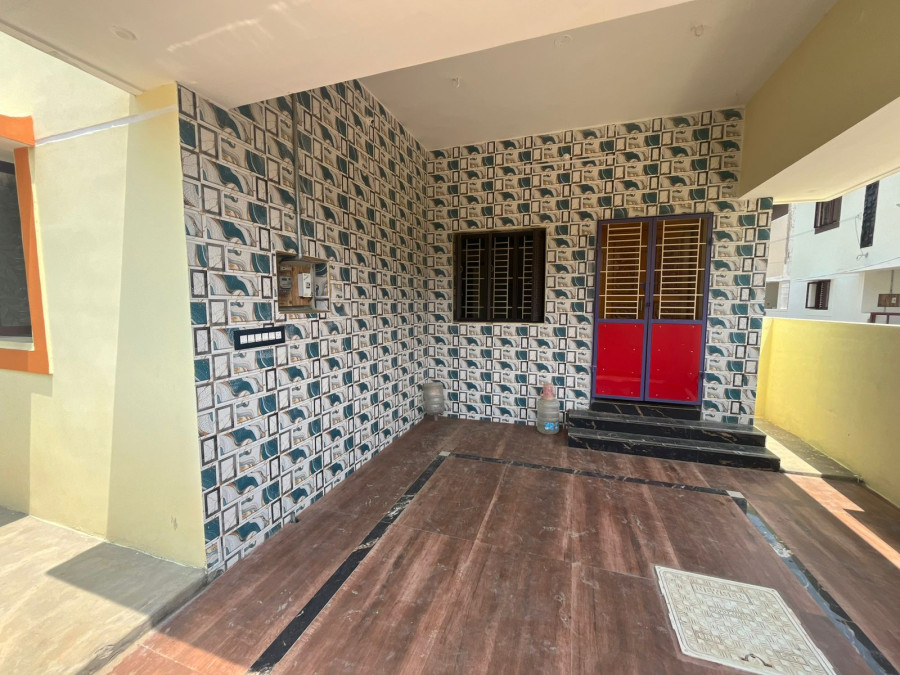 1200 Sqft Plot Size/ 1500 Built Area/ East Facing /4  Bedrooms 4 Bothrooms/ No Carparking/ Outside Staircase/ G+ 1 Groundfloor /2 Bedrooms /Hall /Kitchen/First Floor 2 Bedrooms 1Bathroom Only/Near SFS School Road/ Pudukkottai City Inside/ 78 Lakhs /HS 221