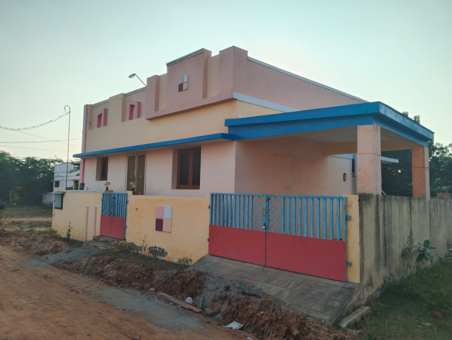 1200 Sqft Plot Size / 1100 Sqft Built Area / East Facing / 2 Bedrooms 2 Bathrooms / Resale House 2 Year Old / Chinnapanagar SFS School Near Pudukkottai / 60 Lakhs Negotiable / Loan Eligible /ID HS 248