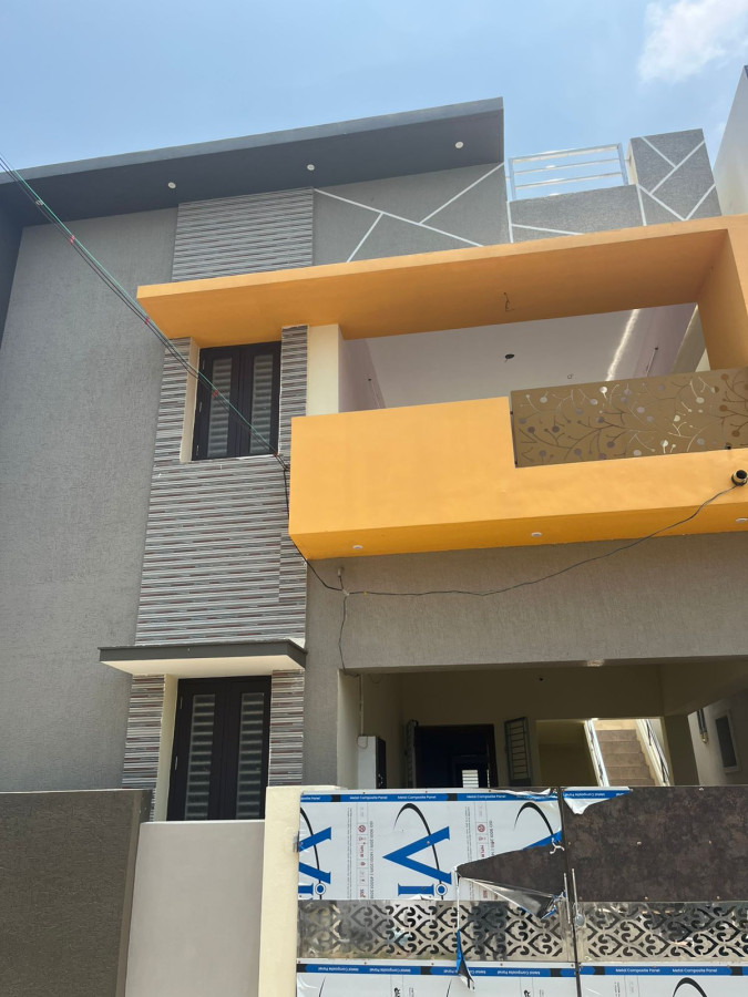 1300 Sqft Plot Size / 1250 Sqft Built area/ South Facing / 3 Bad Rooms 3 BathRooms / New House/ G+ 1 Groundfloor First Floor Outside Staircase/ Near TVS Ramtheater / Pudukkottai / 78 Lakhs Negotiable / ID Hs 228