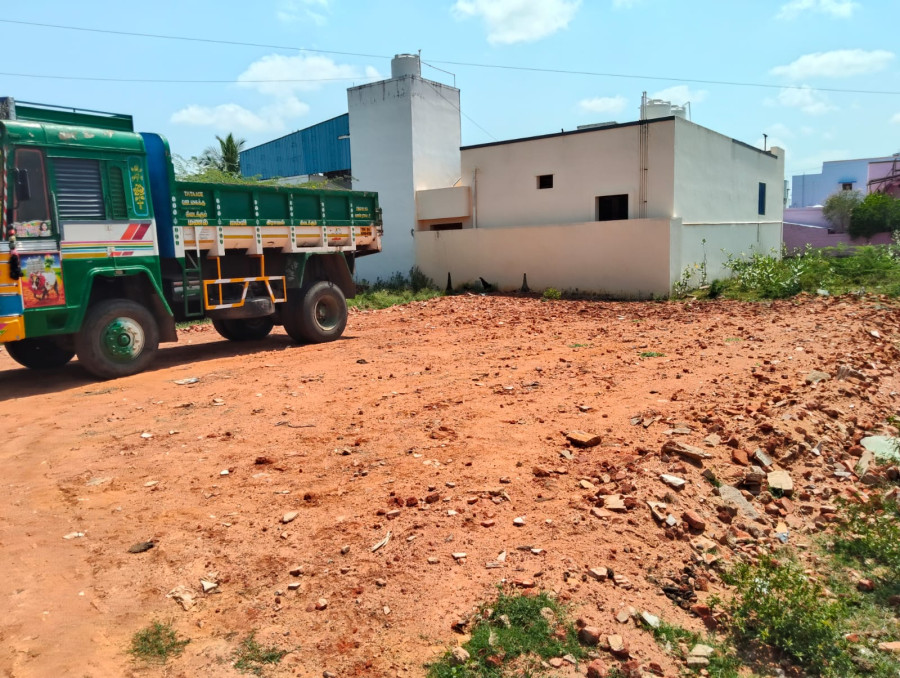40*60 = 2400 Sqft Size / West Facing / Kumaran Nager / Malaiyeedu - Pudukkottai / Rate Per Sqft Rs. 2900 Negotiable / 70 Lakhs Negotiable / PL 443