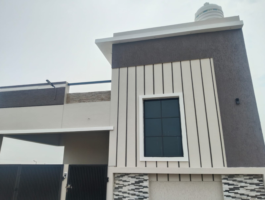 1350 Sqft plot size /1200 Sqft built area /2 Bedeooms 2 Bathrooms /North face /57 Lakhs negotiable /New house /Jansi mahal near 2 Kilometers / Malaiyeedu pudukkottai /HS 408