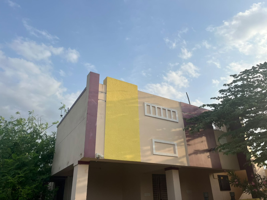 2 Bedrooms, Hall, Kitchen / North facing / Carparking / 3 Year Old / 68 Lakhs - Negotiable / Pudukkottai Busstand 4 Kilometer / HS 292