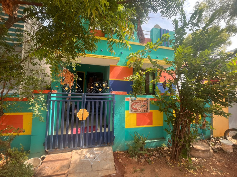 1050 Sqft Size / 8 Sathuram / 2 Bedrooms / No Carparking / South face / 4 year Old / 53 - 52 Lakhs / HS 359
