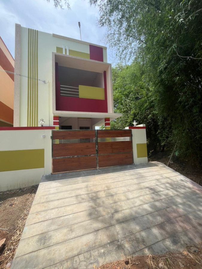 1360 Sqft Plot Size / 15 Sathuram / South Facing / 3 Bedrooms 3 Bathrooms / Town Bus stand 5 Kilometres - Pudukkottai / 72 Lakhs - Negotiable / HS 282