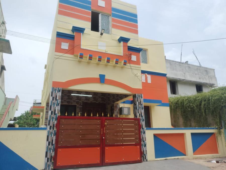 1400 Sqft Plot Size / 1300 Sqft Built Area / North Facing / 3 Bedrooms House / 7 Year's Old Resale House / Near Adapankulam Pudukkottai / 65 Lakhs Negotiable / Loan Eligible / ID HS 247