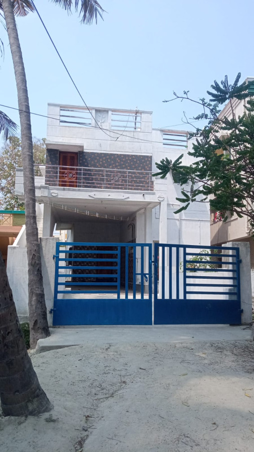 2000 Sqft Plot Size / 1800 Sqft  Built Area / North Facing / 3 Veedu Groundfloor 1 House / 2 Badrooms  / Hall / Kitchen / Firstfloor 2 House / 1 Bedrooms / Hall / Kitchen / Pudukkottai SFS School Near TVS / 1 Crore 85 Lakhs  Negotiable / Loan Eligible /  