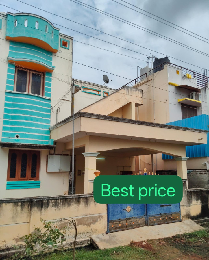 1500 Sqft Plot Size / 2000  Sqft Built Area / South Facing / 6 Year Old Resale House / Ground floor 2 Bedrooms / Hall / Kitchen / First floor 2 Bedrooms / Hall / Kitchen / Pudukkottai - Town Area / 85 Lakhs Negotiable / Loan Eligible / HS 255