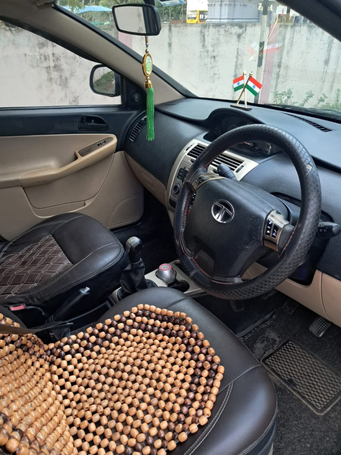 Tata Indica Vista Quadrajet Lx 2012 / Second Owner / Insurance Live / Ac good / Two Power windows / Power Steering with Controls / 99500 kms / Price = 199999 - Negotiable / Rac / C 201