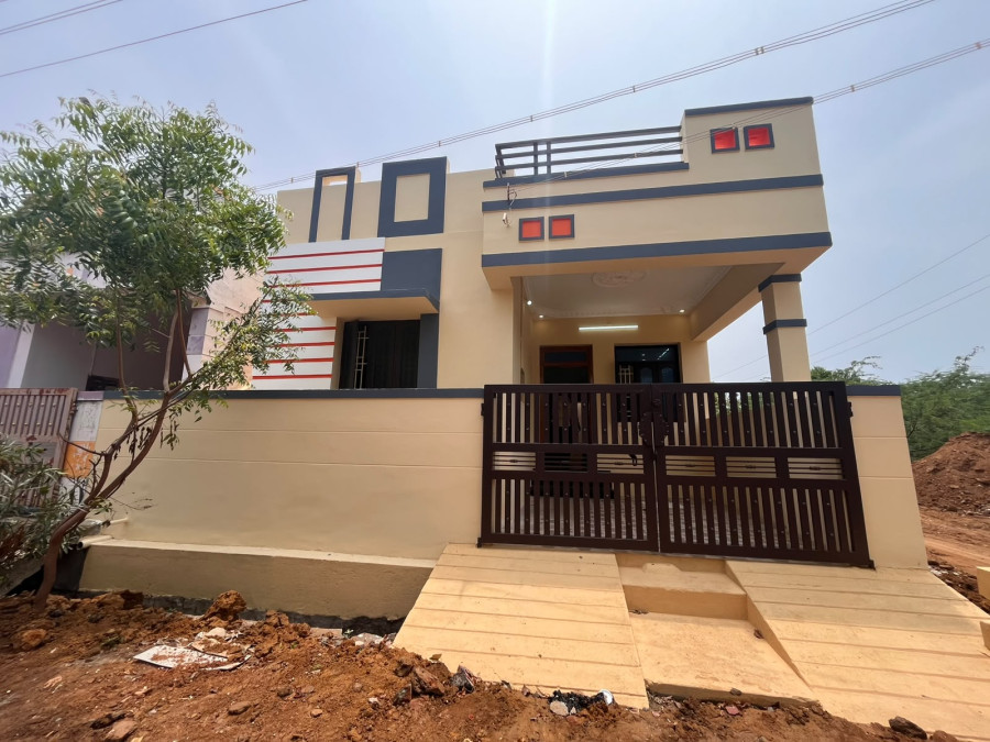 1100 Sqft Plot Size / 1000 Sqft Built Area / 2 Bedrooms / West facing / SFS School Near Pudukkottai / 60 Lakhs - Negotiable / HS 323