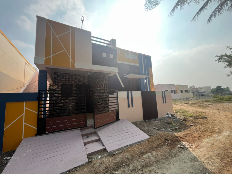 1300 Sqft Plot Size / 1100 Sqft Built Area / South Facing / 2 Bedrooms 2 Bathrooms / Carparking / Loan Eligible / Annavasal Road Thiruvengaivasal Side / 52 Lakhs Negotiable / ID HS 237