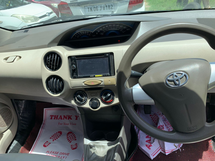 Toyoto Etiyos gd / 2016 Model / 2 Owner Petrol Variant / 4.15 Lakh - Negotiable / 83000 km / SIC / C 117