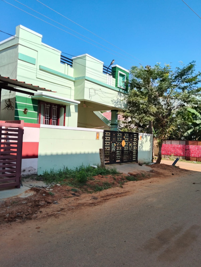 1200 Sqft Plot Size / 1100 Built Area / East Facing / 2 Bedrooms 2 Bathrooms / Carparking / Resale House 4 Year Old / Chinnapanagar SFS School Near Pudukkottai / 62 Lakhs Negotiable / Loan Eligible / ID HS 249