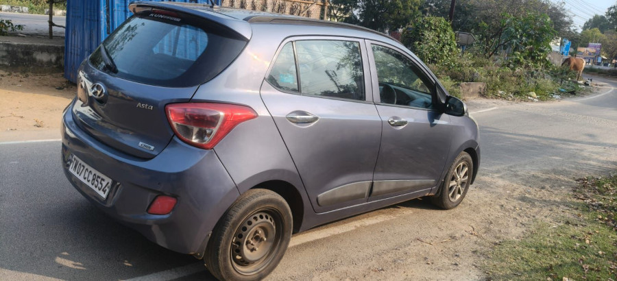 Hyundai Grand i10 Asta / Manual, Diesel / Owner One / Insurance Current / Airbags 2, Key 2 / Price = 375000 - Negotiable / CC / C 145